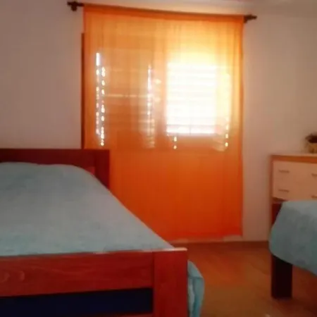 Tina * 奥布罗瓦茨